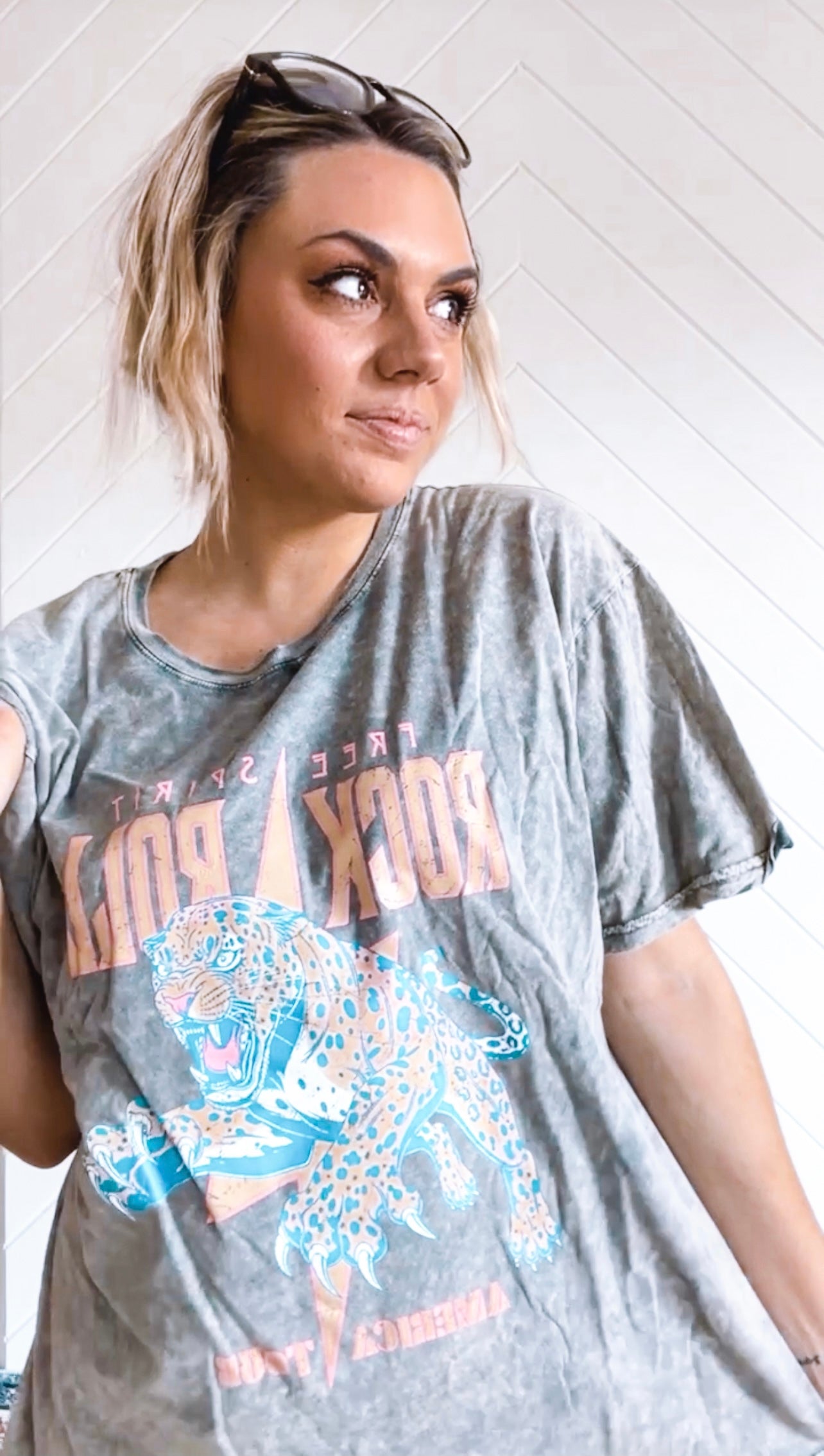 Rock & Roll Retro Tee