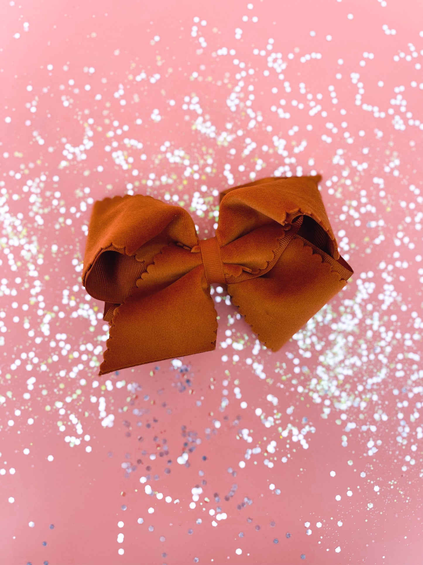 King Velvet Scallop Rust Bow