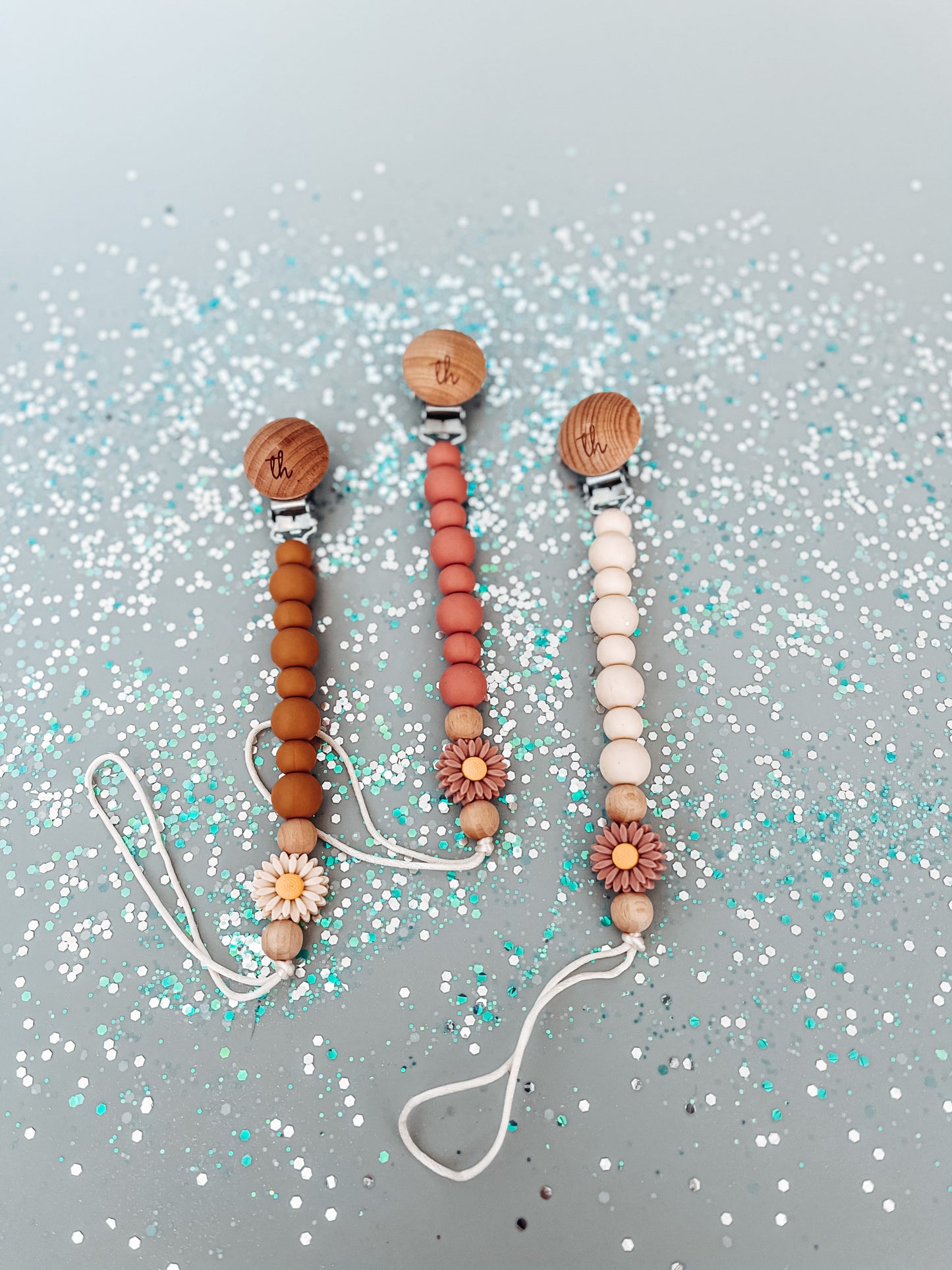 Daisy Pacifier Clip